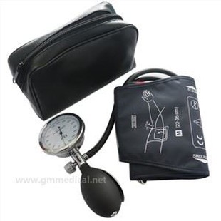 Puny manual de pressió arterial per a adults, puny tub únic amb mesurador de pressió i bombeta d'inflació blau fosc.